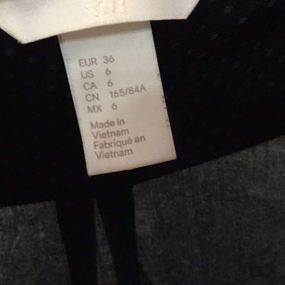 Black shirt with dark green dots soft size 6 - Picture 4 of 6